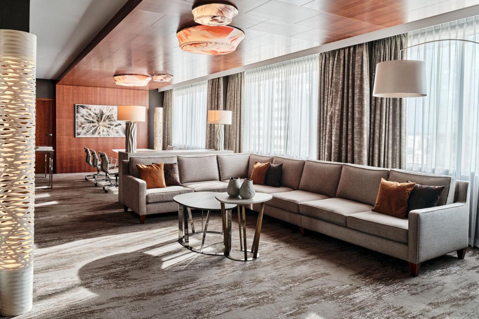 Presidential Suite, 1 Bedroom Suite, 1 King, City view,1547149033:JPEG